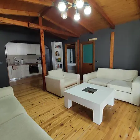 Wood Apartament * Tiran